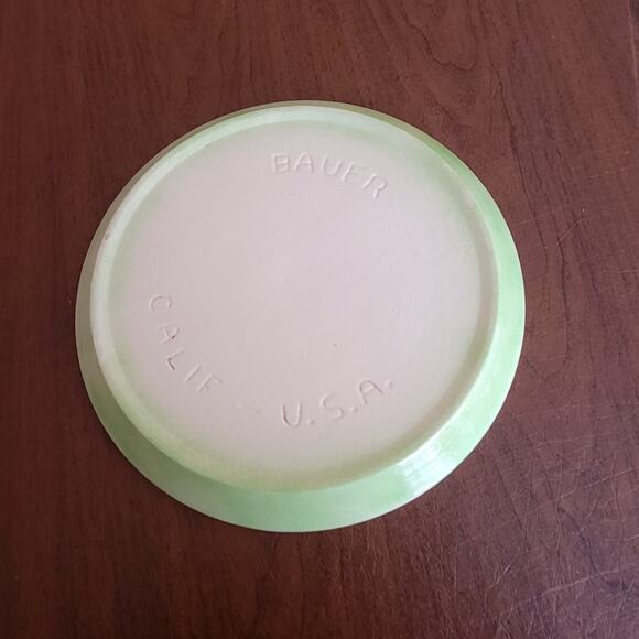 Vintage Mr. and Mrs Rabbit Bauer Pottery plate tray platter. Diameter 9 7/8" - Picture 9 of 9